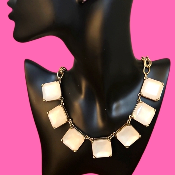 LOFT Opaque Light Pink Acrylic Square Gem Chain Necklace - Picture 1 of 8